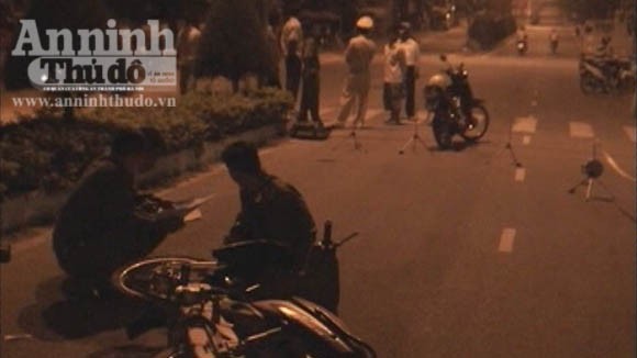 Mẹ chết, con bị thương trên đường dạo công viên ảnh 1 Mẹ chết, con bị thương trên đường dạo công viên ảnh 1