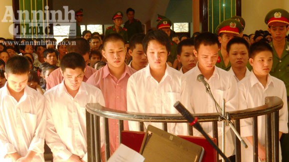 10 đối tượng đánh hội đồng khiến nam thanh niên tử vong ảnh 1 10 đối tượng đánh hội đồng khiến nam thanh niên tử vong ảnh 1