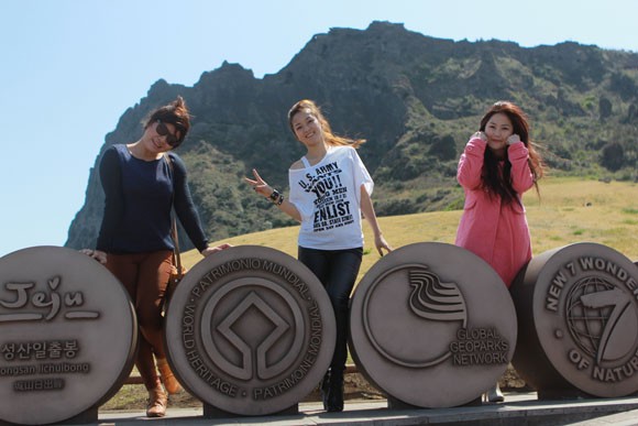 Hương Tràm, Đinh Hương "khoe sắc" trên đảo Jeju - Hàn Quốc ảnh 7 Hương Tràm, Đinh Hương "khoe sắc" trên đảo Jeju - Hàn Quốc ảnh 7
