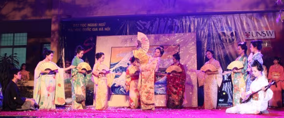 “Sắc màu chuyên ngoại ngữ”: Trải nghiệm các nền văn hoá độc đáo trên thế giới ảnh 9 “Sắc màu chuyên ngoại ngữ”: Trải nghiệm các nền văn hoá độc đáo trên thế giới ảnh 9