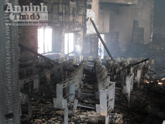 Cháy lớn tại Trung tâm văn hóa tỉnh Quảng Bình ảnh 5 Cháy lớn tại Trung tâm văn hóa tỉnh Quảng Bình ảnh 5
