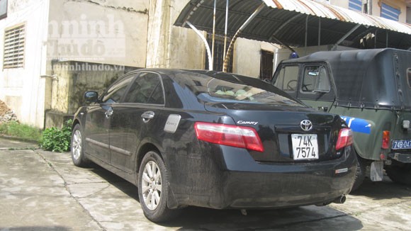Lái xe Camry tông 2 học sinh bất động, rồi bỏ chạy ảnh 1 Lái xe Camry tông 2 học sinh bất động, rồi bỏ chạy ảnh 1