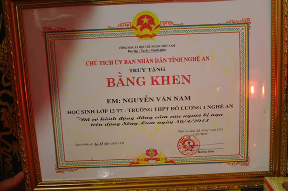 Chủ tịch nước gửi thư thăm hỏi gia đình nam sinh cứu sống 5 em nhỏ ảnh 3 Chủ tịch nước gửi thư thăm hỏi gia đình nam sinh cứu sống 5 em nhỏ ảnh 3