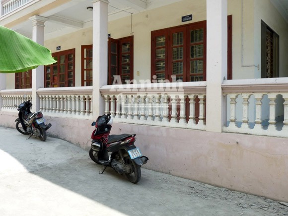 Nhóm côn đồ bao vây trụ sở xã, đánh đập một cán bộ tài chính ảnh 2 Nhóm côn đồ bao vây trụ sở xã, đánh đập một cán bộ tài chính ảnh 2