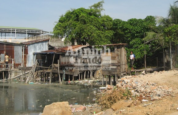 Vô tư xả thải: vịnh Cam Ranh đang thành... "biển thối" ảnh 4 Vô tư xả thải: vịnh Cam Ranh đang thành... "biển thối" ảnh 4
