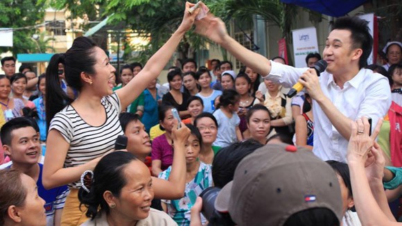 Dương Triệu Vũ - Thanh Thúy mang tiếng hát gửi tặng bệnh nhân nghèo ảnh 7 Dương Triệu Vũ - Thanh Thúy mang tiếng hát gửi tặng bệnh nhân nghèo ảnh 7