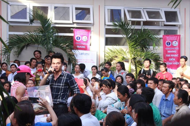 Dương Triệu Vũ - Thanh Thúy mang tiếng hát gửi tặng bệnh nhân nghèo ảnh 8 Dương Triệu Vũ - Thanh Thúy mang tiếng hát gửi tặng bệnh nhân nghèo ảnh 8