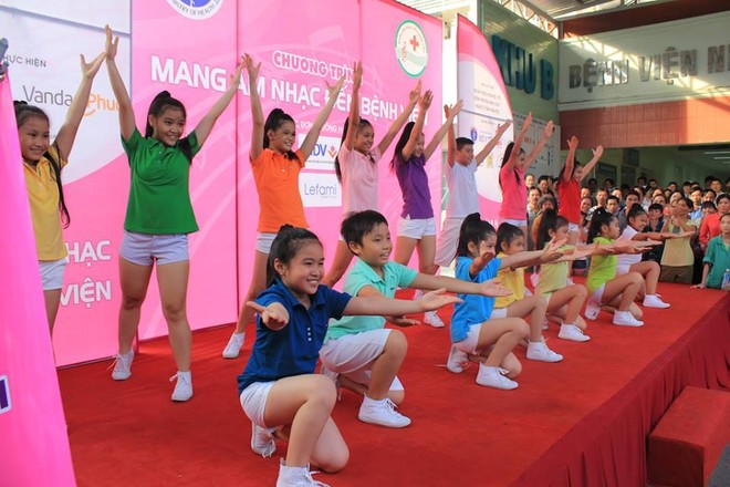 Dương Triệu Vũ - Thanh Thúy mang tiếng hát gửi tặng bệnh nhân nghèo ảnh 14 Dương Triệu Vũ - Thanh Thúy mang tiếng hát gửi tặng bệnh nhân nghèo ảnh 14