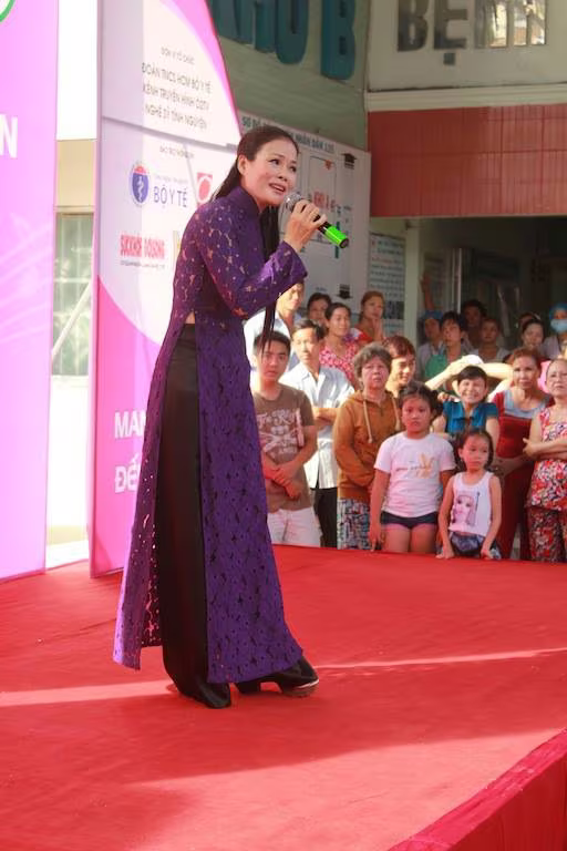 Dương Triệu Vũ - Thanh Thúy mang tiếng hát gửi tặng bệnh nhân nghèo ảnh 10 Dương Triệu Vũ - Thanh Thúy mang tiếng hát gửi tặng bệnh nhân nghèo ảnh 10