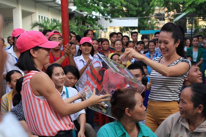Dương Triệu Vũ - Thanh Thúy mang tiếng hát gửi tặng bệnh nhân nghèo ảnh 5 Dương Triệu Vũ - Thanh Thúy mang tiếng hát gửi tặng bệnh nhân nghèo ảnh 5