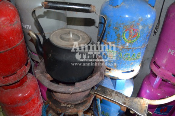 Nổi da gà cảnh coi thường mạng sống ở nơi san chiết gas lậu ảnh 3 Nổi da gà cảnh coi thường mạng sống ở nơi san chiết gas lậu ảnh 3