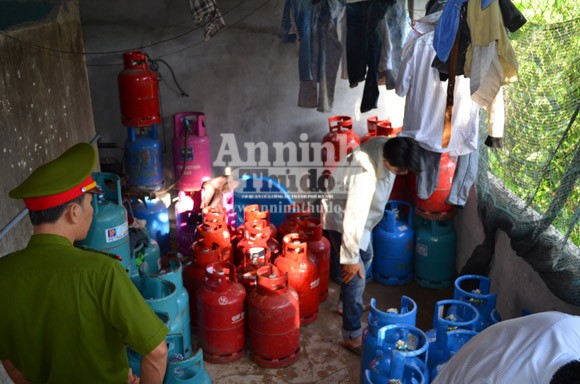 Nổi da gà cảnh coi thường mạng sống ở nơi san chiết gas lậu ảnh 1 Nổi da gà cảnh coi thường mạng sống ở nơi san chiết gas lậu ảnh 1