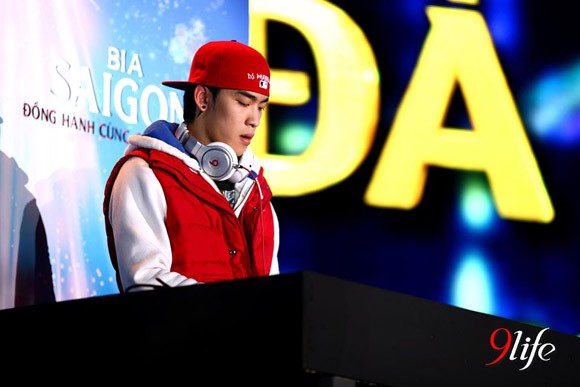 Kim Lee - DJ nóng bỏng nhất thế giới "đốt cháy" đường đua ảnh 3 Kim Lee - DJ nóng bỏng nhất thế giới "đốt cháy" đường đua ảnh 3