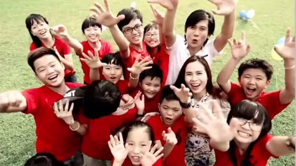 Vợ chồng Hồ Hoài Anh tung MV hot cùng thí sinh nhí ảnh 12 Vợ chồng Hồ Hoài Anh tung MV hot cùng thí sinh nhí ảnh 12