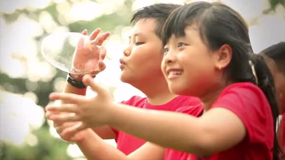 Vợ chồng Hồ Hoài Anh tung MV hot cùng thí sinh nhí ảnh 3 Vợ chồng Hồ Hoài Anh tung MV hot cùng thí sinh nhí ảnh 3