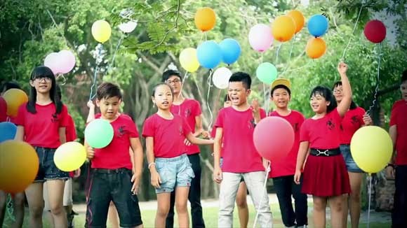 Vợ chồng Hồ Hoài Anh tung MV hot cùng thí sinh nhí ảnh 5 Vợ chồng Hồ Hoài Anh tung MV hot cùng thí sinh nhí ảnh 5