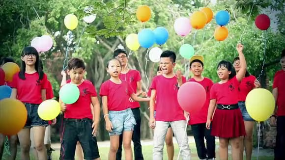 Vợ chồng Hồ Hoài Anh tung MV hot cùng thí sinh nhí ảnh 5 Vợ chồng Hồ Hoài Anh tung MV hot cùng thí sinh nhí ảnh 5