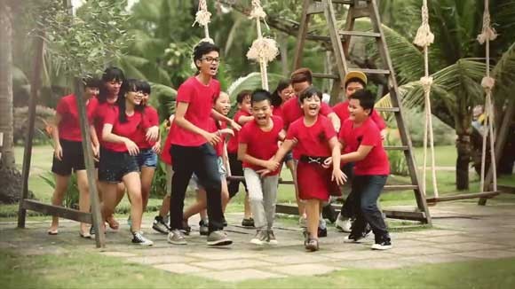 Vợ chồng Hồ Hoài Anh tung MV hot cùng thí sinh nhí ảnh 4 Vợ chồng Hồ Hoài Anh tung MV hot cùng thí sinh nhí ảnh 4