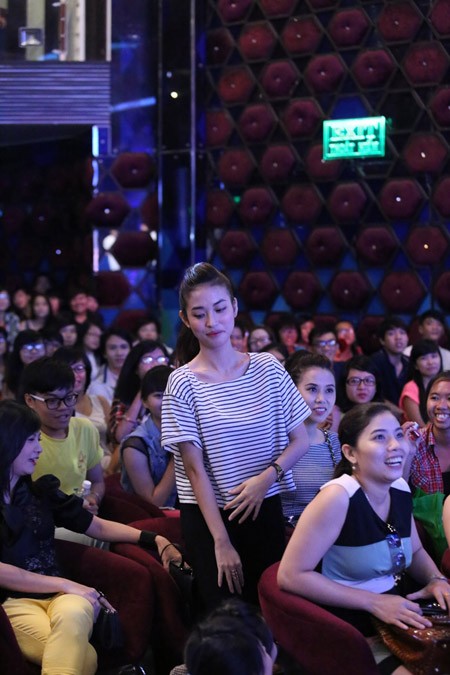 Trấn Thành bị fan "ép" giới thiệu bạn gái hotgirl ảnh 5 Trấn Thành bị fan "ép" giới thiệu bạn gái hotgirl ảnh 5