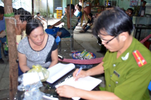 Khởi tố chủ quán cà phê chuyên phục vụ đánh bạc ảnh 1 Khởi tố chủ quán cà phê chuyên phục vụ đánh bạc ảnh 1