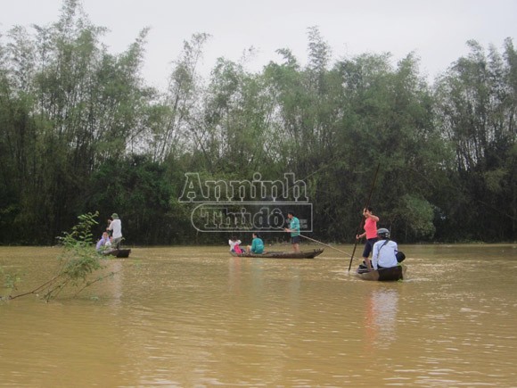 Nghệ An: 2.430 ngôi nhà chìm trong biển nước ảnh 5 Nghệ An: 2.430 ngôi nhà chìm trong biển nước ảnh 5
