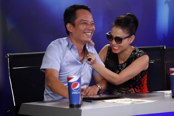 Thu Minh kéo áo Anh Quân, "bóp cổ" Mỹ Tâm ảnh 8 Thu Minh kéo áo Anh Quân, "bóp cổ" Mỹ Tâm ảnh 8