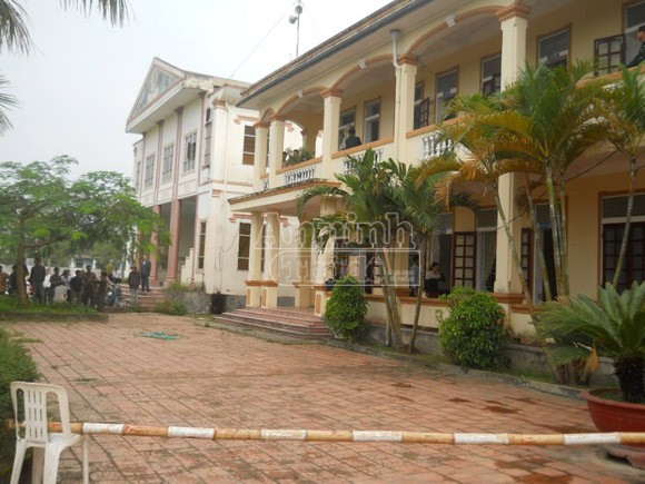 Nghi án văn phòng bí thư xã bị gài mìn trong đêm ảnh 1 Nghi án văn phòng bí thư xã bị gài mìn trong đêm ảnh 1
