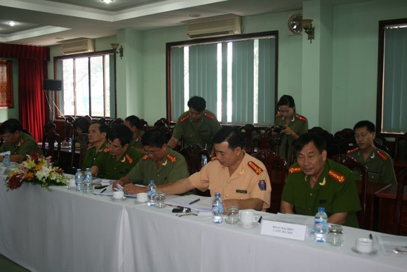 Cụm thi đua số 1 Bộ Công an: Tổng kết phong trào thi đua Vì ANTQ năm 2013 ảnh 4 Cụm thi đua số 1 Bộ Công an: Tổng kết phong trào thi đua Vì ANTQ năm 2013 ảnh 4