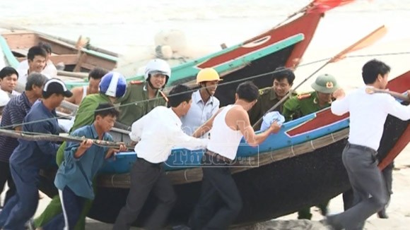 Mở sẵn lô cốt, đón dân tránh siêu bão ảnh 7 Mở sẵn lô cốt, đón dân tránh siêu bão ảnh 7