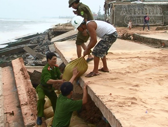 Mở sẵn lô cốt, đón dân tránh siêu bão ảnh 9 Mở sẵn lô cốt, đón dân tránh siêu bão ảnh 9