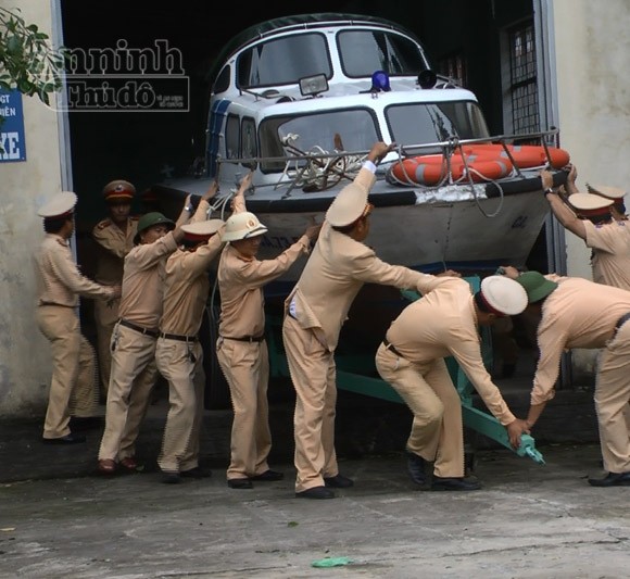 Mở sẵn lô cốt, đón dân tránh siêu bão ảnh 8 Mở sẵn lô cốt, đón dân tránh siêu bão ảnh 8