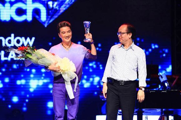 Đàm Vĩnh Hưng châm "ngòi nổ chiến tranh" giữa các fan club ảnh 1 Đàm Vĩnh Hưng châm "ngòi nổ chiến tranh" giữa các fan club ảnh 1