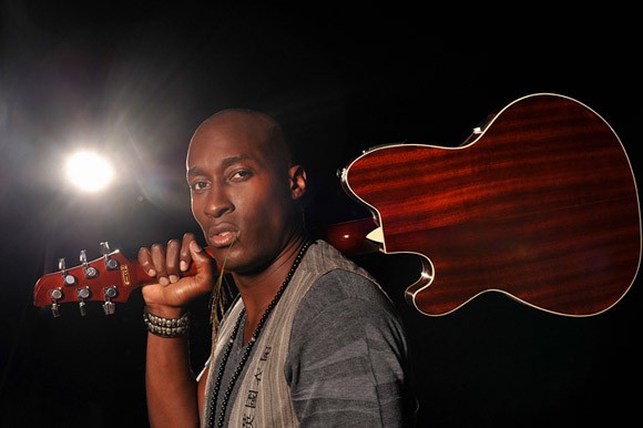 Quán quân The voice Mỹ bất ngờ xuất hiện trên sân khấu Giọng hát Việt ảnh 1 Quán quân The voice Mỹ bất ngờ xuất hiện trên sân khấu Giọng hát Việt ảnh 1