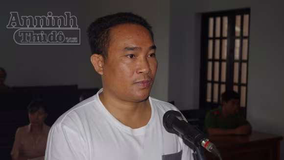 Mang dao đi cướp sòng bạc, lĩnh 5 năm tù giam ảnh 1 Mang dao đi cướp sòng bạc, lĩnh 5 năm tù giam ảnh 1
