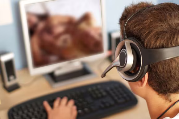 Nghiện phim khiêu dâm, bé trai 10 tuổi cưỡng hiếp bé gái 8 tuổi ảnh 1 Nghiện phim khiêu dâm, bé trai 10 tuổi cưỡng hiếp bé gái 8 tuổi ảnh 1