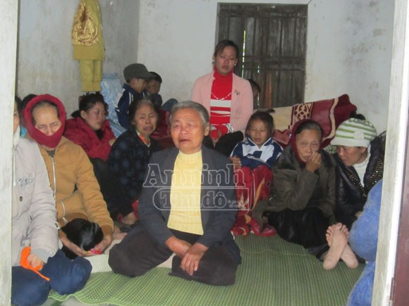 Sóng đánh chìm tàu, 10 ngư dân mất tích ảnh 1 Sóng đánh chìm tàu, 10 ngư dân mất tích ảnh 1