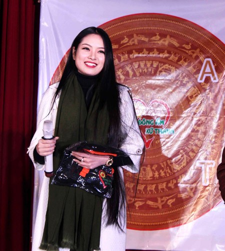 Hoa hậu Ngọc Anh rạng rỡ trong đêm nhạc từ thiện ảnh 5 Hoa hậu Ngọc Anh rạng rỡ trong đêm nhạc từ thiện ảnh 5
