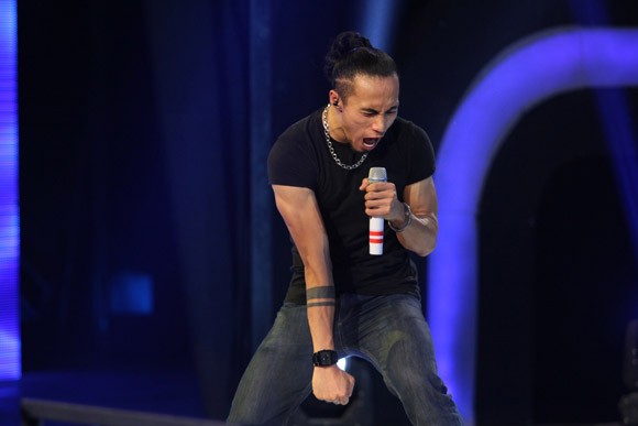 Rocker Phạm Anh Khoa "láu cá" trong vai trò MC ảnh 1 Rocker Phạm Anh Khoa "láu cá" trong vai trò MC ảnh 1