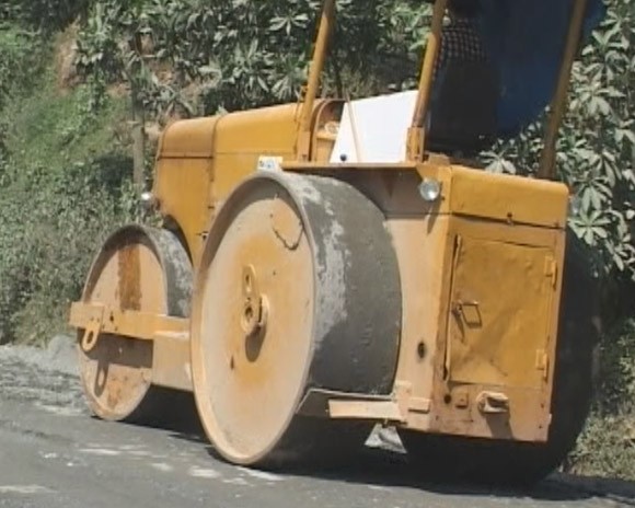 Cháu bé lớp 1 bị xe lu cán chết ảnh 1 Cháu bé lớp 1 bị xe lu cán chết ảnh 1