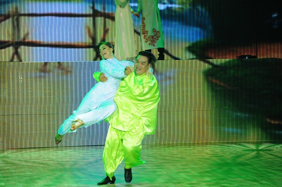 Bước nhảy hoàn vũ 2014 khai màn đầy ấn tượng ảnh 5 Bước nhảy hoàn vũ 2014 khai màn đầy ấn tượng ảnh 5