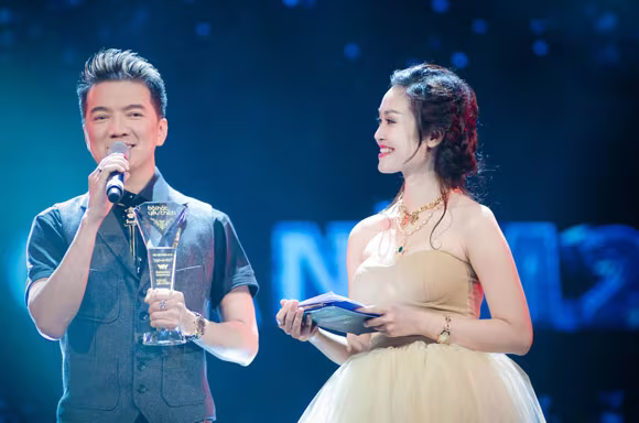 Đàm Vĩnh Hưng ẵm trọn bài hát tiền tỷ ảnh 3 Đàm Vĩnh Hưng ẵm trọn bài hát tiền tỷ ảnh 3