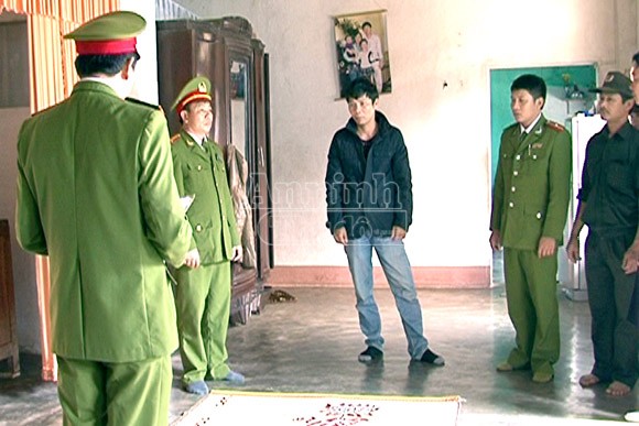 Nhân viên "quèn" hứa hẹn chạy việc cho hàng chục người ảnh 1 Nhân viên "quèn" hứa hẹn chạy việc cho hàng chục người ảnh 1