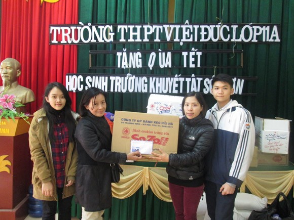 Cô trò trường THPT Việt Đức: Gieo yêu thương những ngày Tết đến ảnh 1 Cô trò trường THPT Việt Đức: Gieo yêu thương những ngày Tết đến ảnh 1
