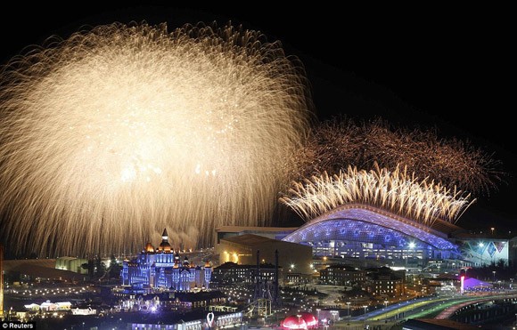 Olympic Sochi 2014 chính thức khai mạc với màn pháo hoa rực rỡ ảnh 6 Olympic Sochi 2014 chính thức khai mạc với màn pháo hoa rực rỡ ảnh 6