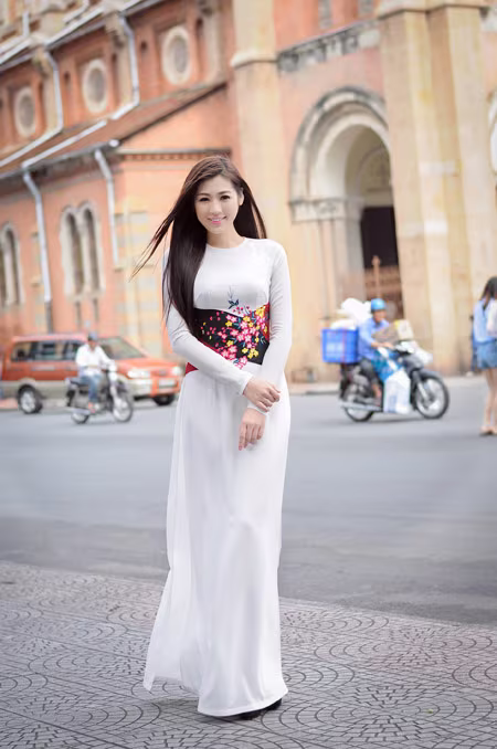 Ngắm vẻ đẹp trong trẻo của Á hậu Tú Anh ảnh 3 Ngắm vẻ đẹp trong trẻo của Á hậu Tú Anh ảnh 3