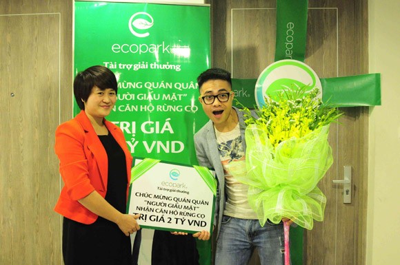 Quán quân "Người giấu mặt" chính thức nhận căn hộ 2 tỷ ảnh 2 Quán quân "Người giấu mặt" chính thức nhận căn hộ 2 tỷ ảnh 2