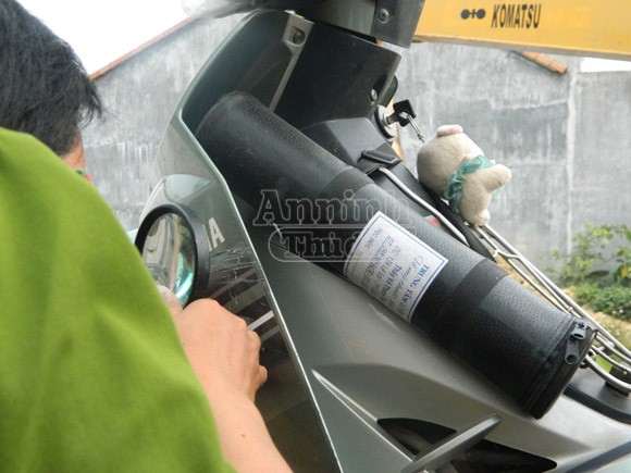 Nghi vấn nam sinh lớp 12 bị ô tô cán chết trên cầu ảnh 2 Nghi vấn nam sinh lớp 12 bị ô tô cán chết trên cầu ảnh 2