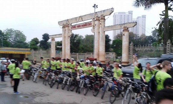 Đạp xe 132km kêu gọi bảo vệ loài gấu ảnh 1 Đạp xe 132km kêu gọi bảo vệ loài gấu ảnh 1