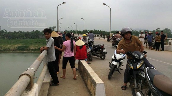Ném xe đạp xuống sông, rồi gieo mình tự vẫn ảnh 1 Ném xe đạp xuống sông, rồi gieo mình tự vẫn ảnh 1