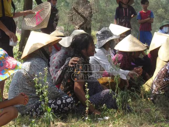 Vác dao đâm chết bạn nhậu chỉ vì một bao thuốc lá ảnh 3 Vác dao đâm chết bạn nhậu chỉ vì một bao thuốc lá ảnh 3